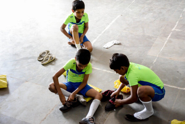 Life Skills Students Learn Through Basketball at Hi 5