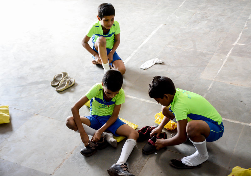 Life Skills Students Learn Through Basketball at Hi 5